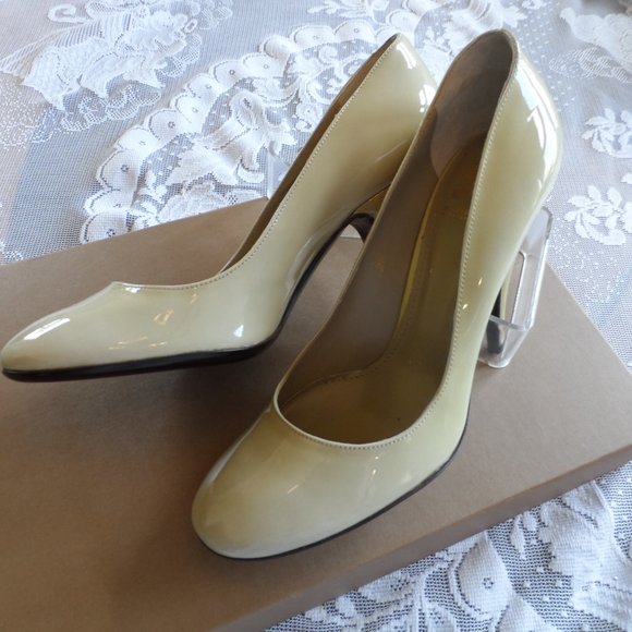 New Burberry Light Green Patent Leather Heeled Pumps Size 36.5 M - Picture 3 of 15